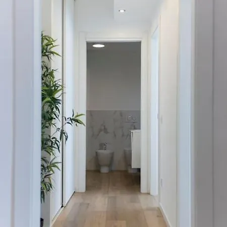 Luminous Trastevere Apartment *